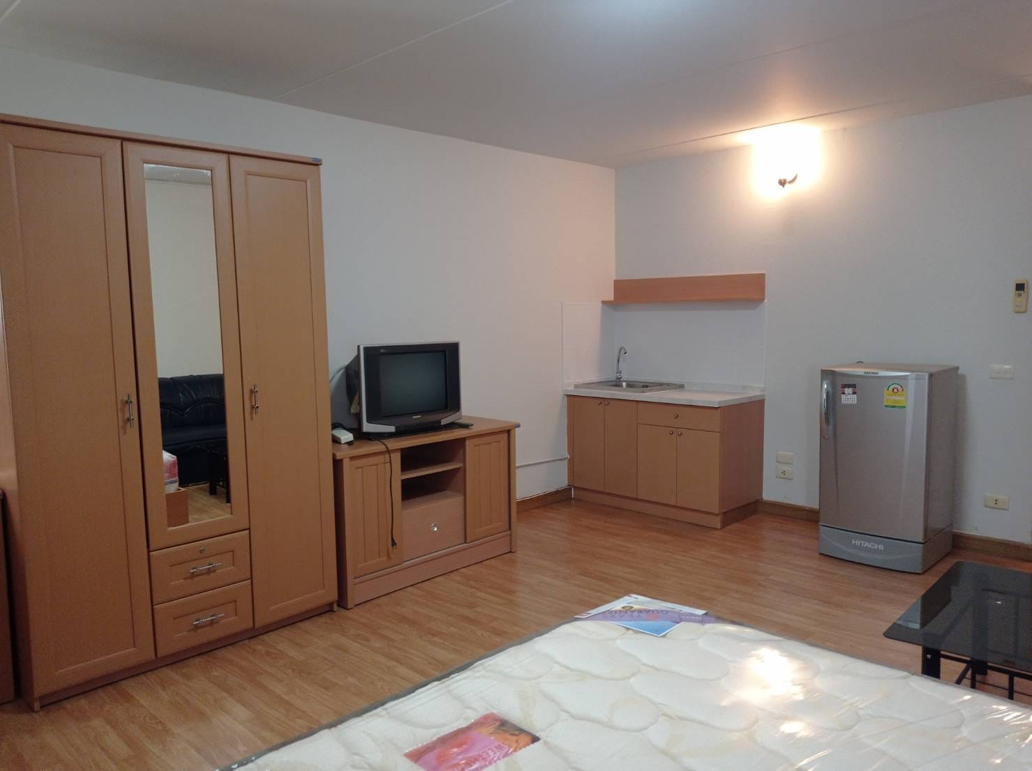 ตึก T2 ชั้น 13 ขนาด 28.40 เเต่งเเล้วตามรูป ขายเพียง 450,000 บาทเท่านั้น ติดต่อด่วน 086-3965122