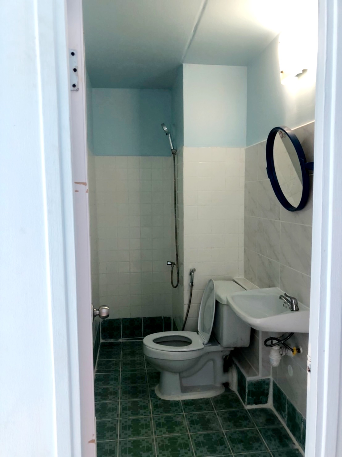 ขายห้อง P2 ชั้น 7 ด้านนอก ขนาด 28.40 เเต่งเเล้วตามรูป ขายถูกมากเพียง 500,000 บาทเท่านั้น ติดต่อด่วน 0863965122