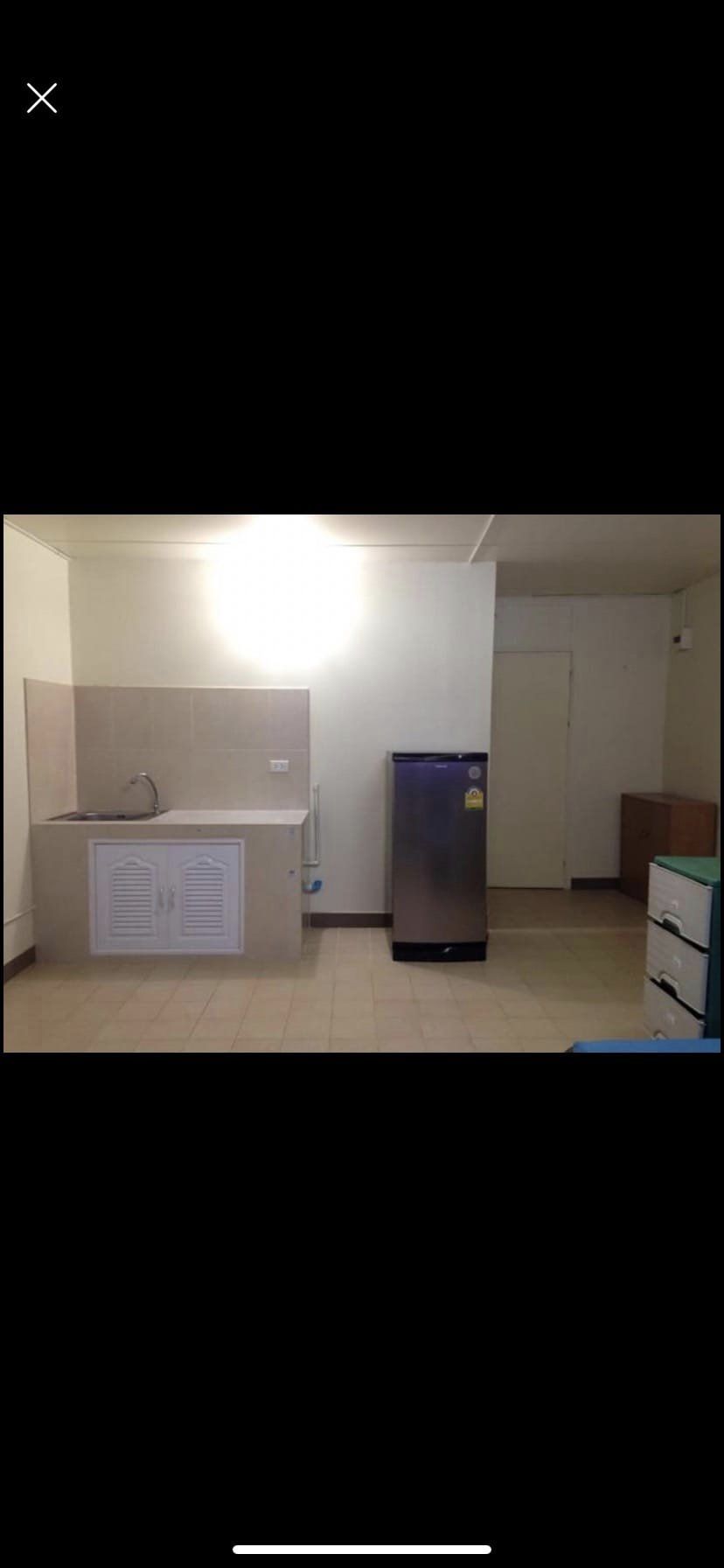 ขาย ด่วนคอนโดเมืองทอง ตึก C7 ชั้น 3 ด้านนอก ห้องอยู่ด้านทิศใต้ไม่ร้อน เเต่งเเล้ว พร้อมอยู่ ใกล้ลิฟท์ ปูพื้นกระเบื้องใหม่ ทาสีใหม่ ห้องน้ำทำเเล้ว ห้องสวยมาก  ราคา 520,000 ติดต่อ 086-3965122