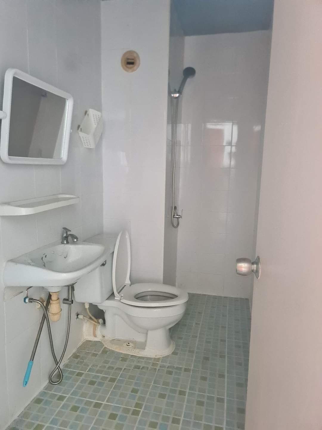 ขายด่วน คอนโด เมืองทอง  ตึก C1 ชั้น 5 วิวสวย  ห้องติดมุม ขนาด 32.84 ตร.ม  ห้องเเต่งพร้อมอยู่ ราคาถูกมากขายเพียง 490,000 บาท   ติดต่อด่วน 086-3965122