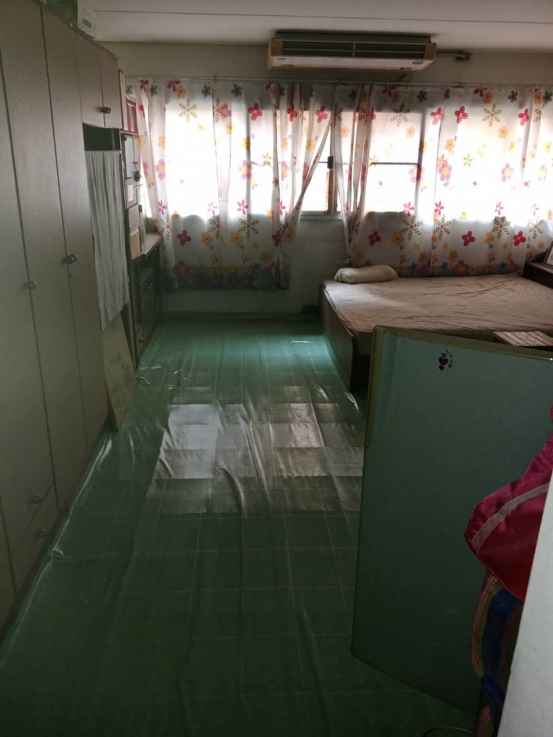 ขายด่วน   คอนโด เมืองทอง  ตึก T8 ชั้น 4  วิวด้านใน ห้องขนาด 28.40 ตร.ม ปูกระเบื้อง เคาเตอร์ครัว  ราคาถูกมาก ขายเพียง 390,000 บาท เท่านั้น  ติดต่อด่วน 086-3965122