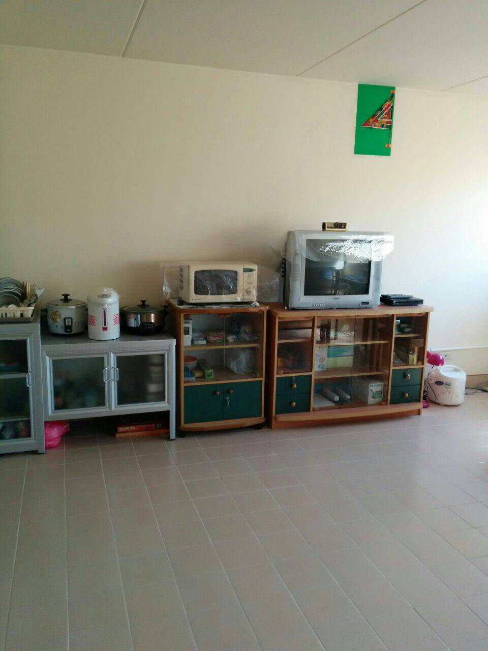 ด่วนขายถูกมาก   ขายด่วน คอนโดเมืองทอง ตึก  T12 ขนาด 38.39 ชั้น 13 ด้านใน ปูกระเบื้องเเล้ว ห้องเปล่า  สภาพดี พร้อมอยู่   ขายถูกมาก เพียง 480,000 บาท เท่านั้นติดต่อ 086-3965122