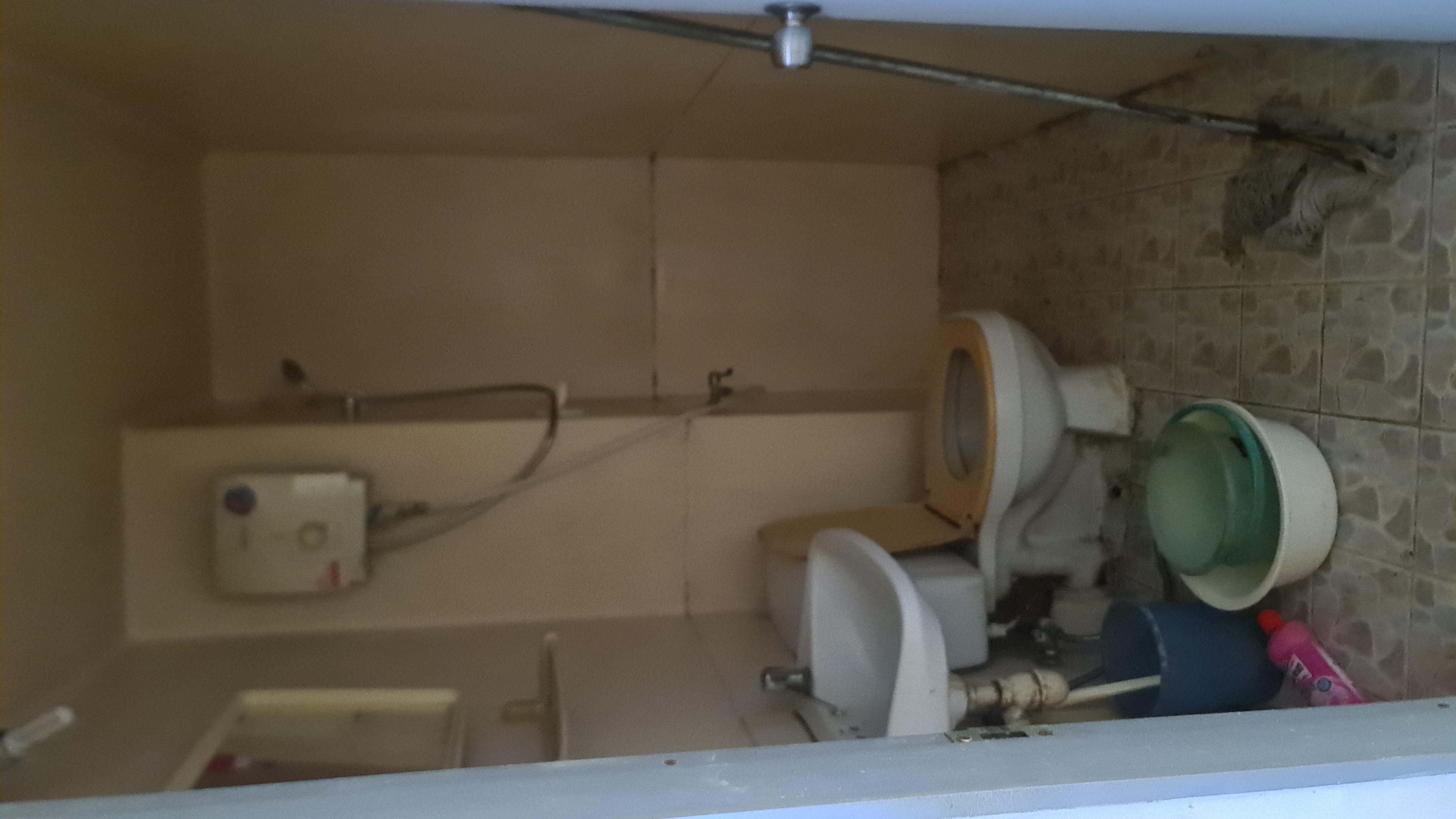 ขายด่วนคอนโดเมืองทอง ตึก T8  ติดตลาด คอสโม่ชั้น 2 ด้านใน ขนาด 38.39 ห้องเปล่า ขายถูกมาก ราคา 460,000 บาท ติดต่อ ด่วน 086-3965122